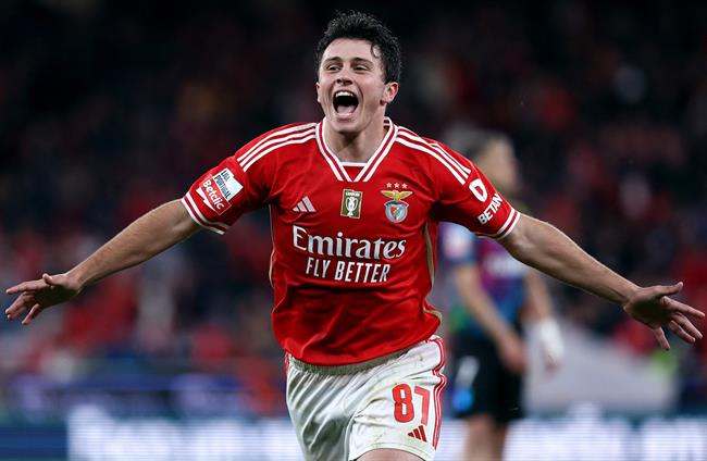 Liverpool gia nap cuoc dua gianh Joao Neves cua Benfica