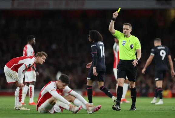 Mikel Arteta ngạc nhiên trước số lượng thẻ mà Kai Havertz đã nhận