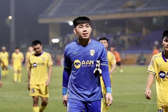 Thủ môn U23 Việt Nam nếm trái đắng trước thềm hội quân