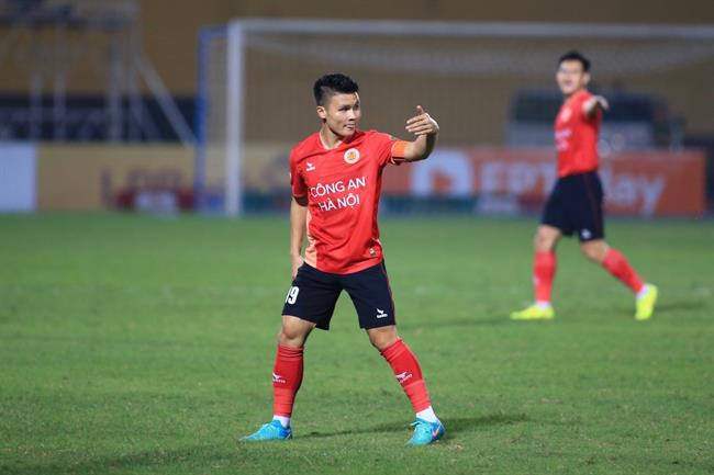 Quang Hải động viên Filip Nguyễn, chia sẻ về cuộc đua vô địch của CAHN FC