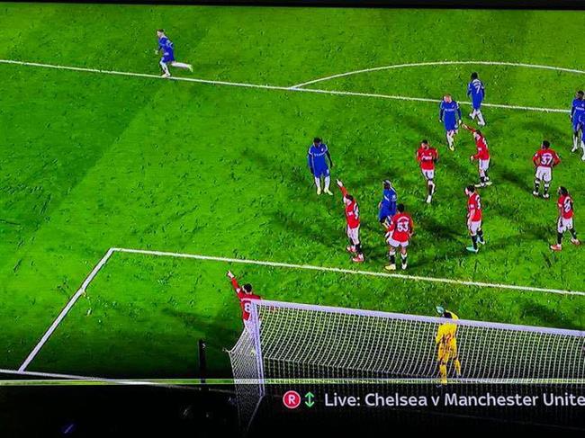 Cầu thủ MU đùn đẩy nhau kèm Cole Palmer trong bàn thua quyết định