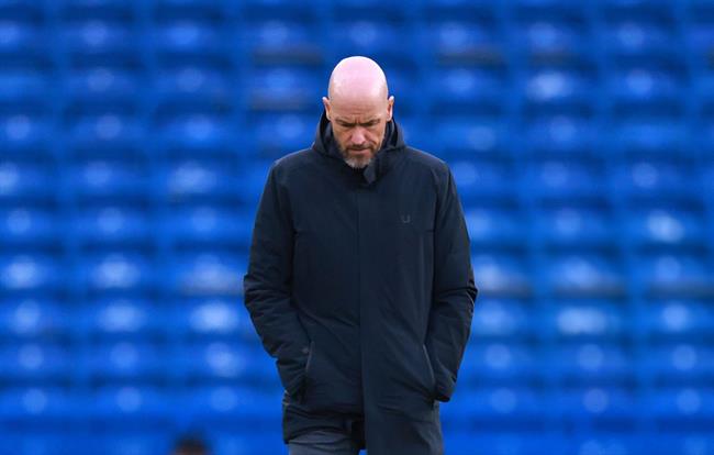 Erik ten Hag khó chịu với quả penalty ở phút cuối của Chelsea