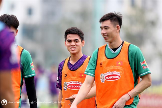 U23 Việt Nam hứng khởi trong buổi tập đầu tiên cùng HLV Hoàng Anh Tuấn
