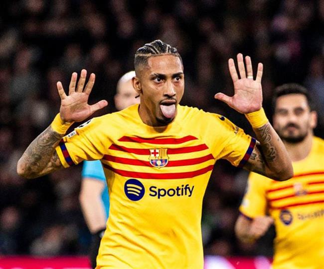 Toả sáng trước PSG, Raphinha làm rõ tương lai ở Barca