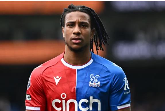 Liverpool nhận tin không vui trước trận gặp Crystal Palace