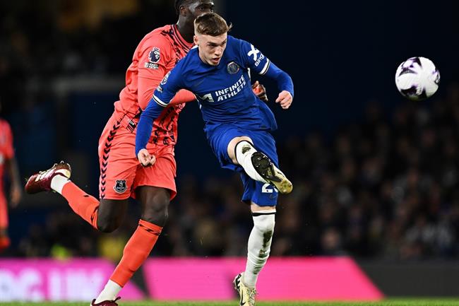 Palmer đua giày vàng với Haaland