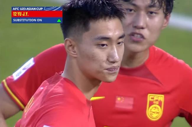 Cực dị: U23 Trung Quốc cho thủ môn vào đá tiền đạo