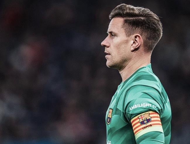 Ter Stegen nguy cơ mất băng đội trưởng ở Barca mùa tới 1