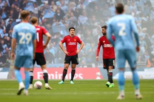 Casemiro tiết lộ bất ngờ về Harry Maguire