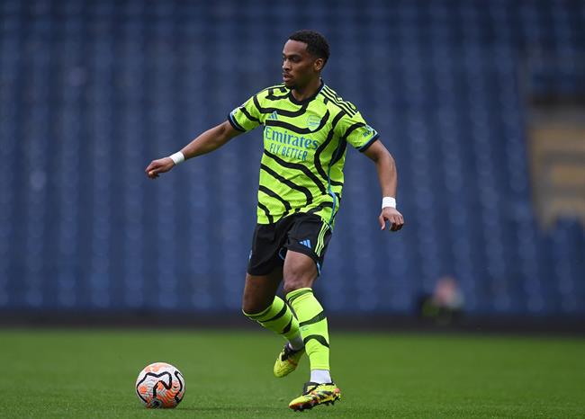 Jurrien Timber háo hức chờ ngày trở lại đội một Arsenal 1 Jurrien Timber háo hức chờ ngày trở lại đội một Arsenal 1