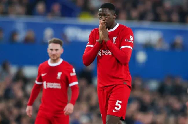 Alexis Mac Allister va Ibrahima Konate bi Carragher chi trich