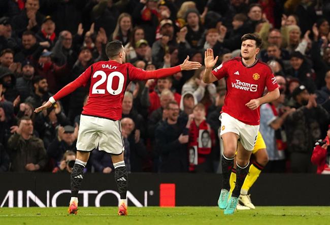 Harry Maguire giúp Premier League mùa này đi vào lịch sử