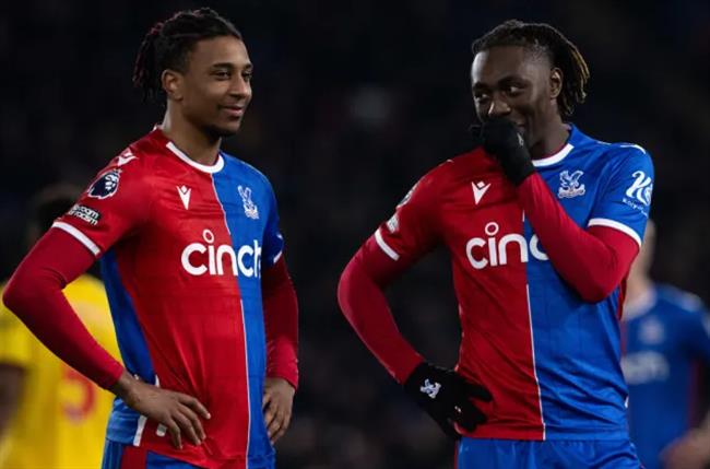 Michael Olise va Eberechi Eze hanh phuc o Crystal Palace