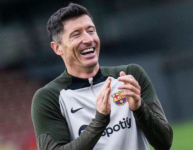 Lewandowski lên tiếng làm rõ tương lai ở Barca