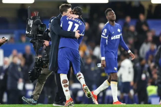 Mauricio Pochettino bị khuất phục trước màn trình diễn của Noni Madueke trước Spurs (Ảnh: Getty) Mauricio Pochettino bi khuat phuc truoc man trinh dien cua Noni Madueke truoc Spurs (anh: Getty)