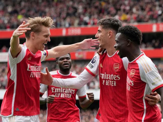 Arsenal danh bai Bournemouth voi ty so 3-0 tren san nha
