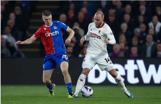 Vì Christian Eriksen Nicklas Bendtner chỉ trích Erik ten Hag Vi Christian Eriksen Nicklas Bendtner chi trich Erik ten Hag