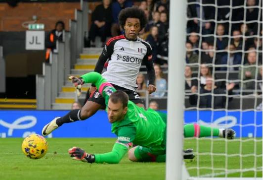 Cuu sao Arsenal Willian len tieng truoc tran gap Man City