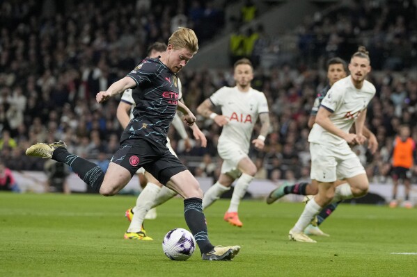 Kevin De Bruyne vượt Fabregas, chỉ xếp sau Ryan Giggs