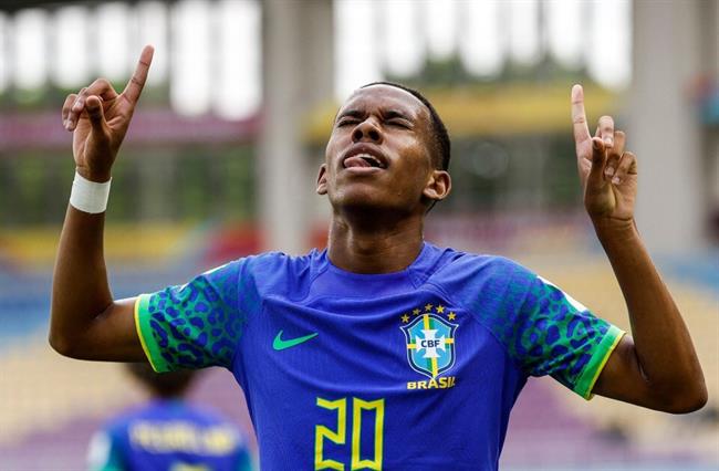 Chelsea dat duoc thoa thuan mua Estevao Willian 