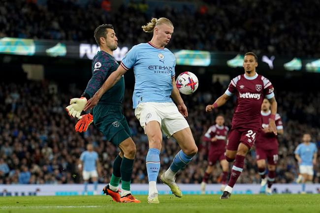 Man City tiep West Ham trong tran dau o vong 38 NHA mua nay