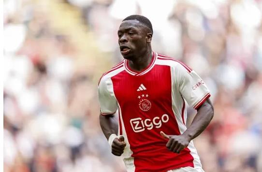 Arsenal quan tâm Brian Brobbey của Ajax ở Hè 2024