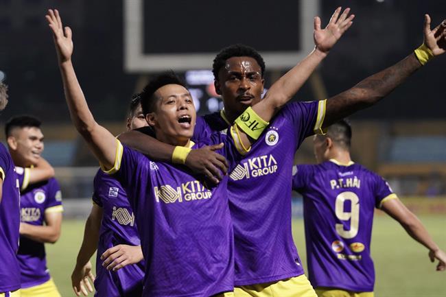 Văn Quyết sẵn sàng nhận giấy gọi tập trung của HLV Kim Sang Sik