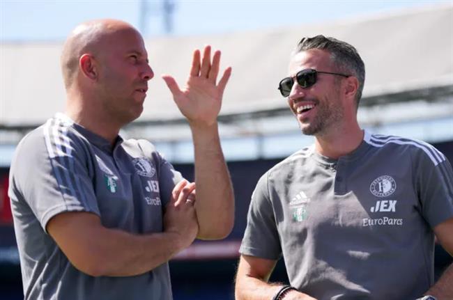 Robin van Persie dự đoán số phận của Arne Slot ở Liverpool