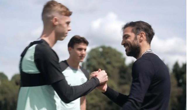 Fabregas giai thich ly do tro lai Chelsea