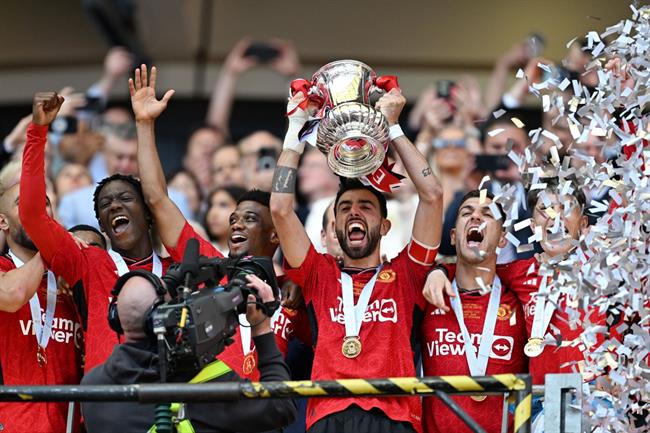 Bruno Fernandes bật khóc sau chức vô địch FA Cup cùng MU 1 Bruno Fernandes bật khóc sau chức vô địch FA Cup cùng MU 1