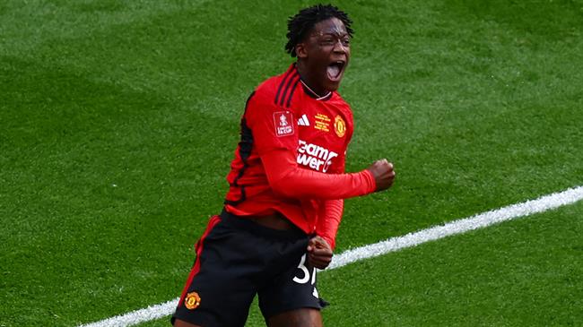 Erik ten Hag canh bao Mainoo