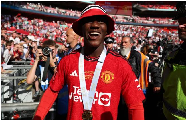 Scholes len tieng khen ngoi Mainoo