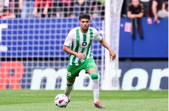 Crystal Palace sap chieu mo thanh cong Chadi Riad 