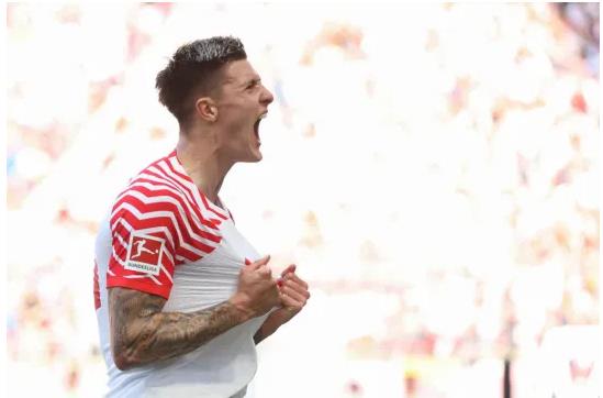 Benjamin Sesko san sang gia nhap Arsenal o He 2024