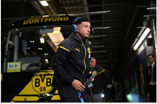 Mourinho do loi cho Ten Hag ve kho khan cua Sancho tai MU