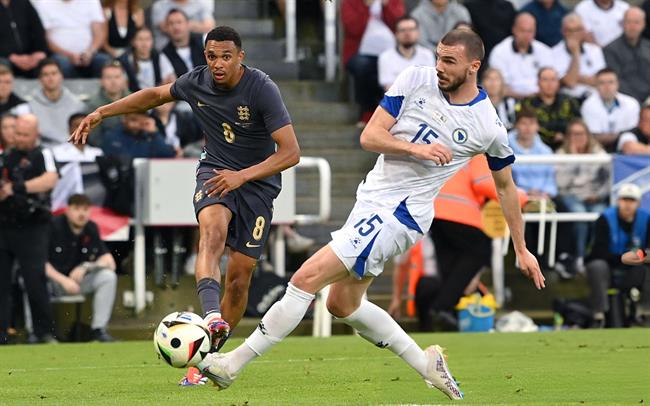 VIDEO Thomas Tuchel tiết lộ lí do không gọi Trent Alexander-Arnold 1