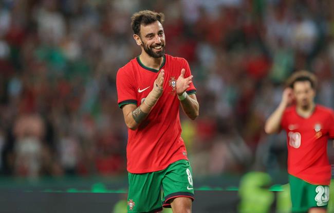 HLV Roberto Martinez: "Bồ Đào Nha mạnh hơn với Bruno Fernandes"