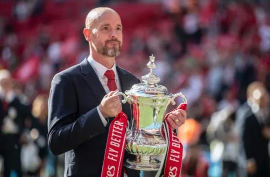 MU chua quyet dinh tuong lai HLV Erik ten Hag