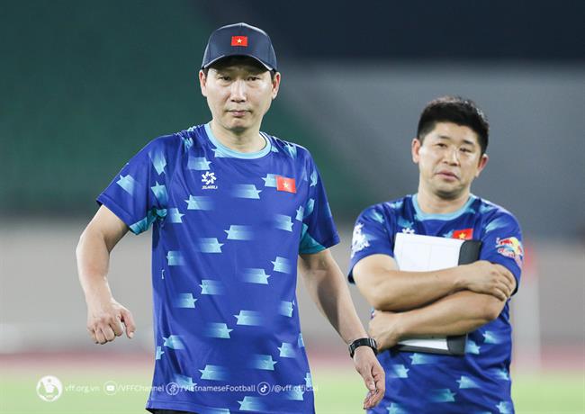 HLV Kim Sang Sik tiếp động lực cho đội tuyển Việt Nam trước trận gặp Iraq