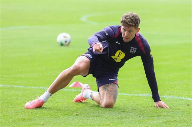 John Stones sẽ không đá chính trước Serbia