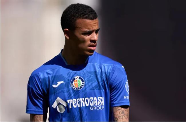 MU nhan duoc de nghi dau tien cho Mason Greenwood