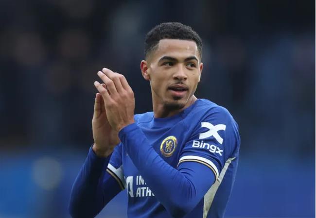 Levi Colwill lot vao tam ngam cua Bayern Munich