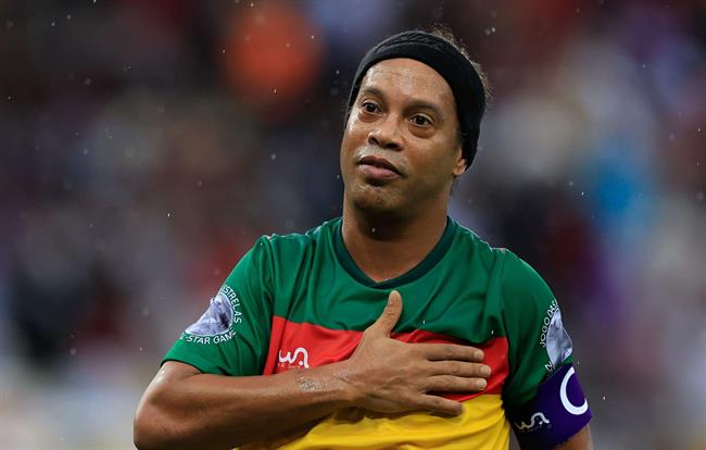 Ronaldinho đính chính phát biểu gây tranh cãi về ĐT Brazil 1 Ronaldinho đính chính phát biểu gây tranh cãi về ĐT Brazil 1