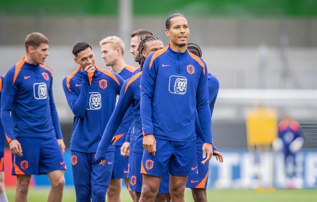 Virgil van Dijk mong may mắn đồng hành cùng ĐT Hà Lan ở EURO 2024 1 Virgil van Dijk mong may mắn đồng hành cùng ĐT Hà Lan ở EURO 2024 1