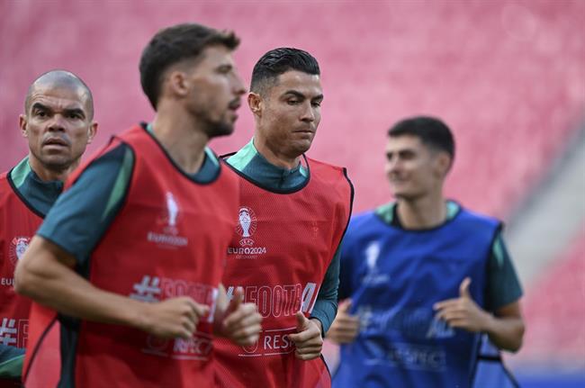 Ronaldo tự hào với kỷ lục về số lần tham dự EURO 1 Ronaldo tự hào với kỷ lục về số lần tham dự EURO 1