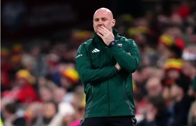 Xu Wales sa thai HLV Rob Page 