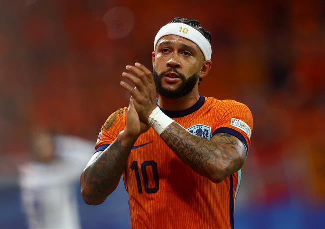 Memphis Depay: Tấm băng đô không làm nên…siêu anh hùng