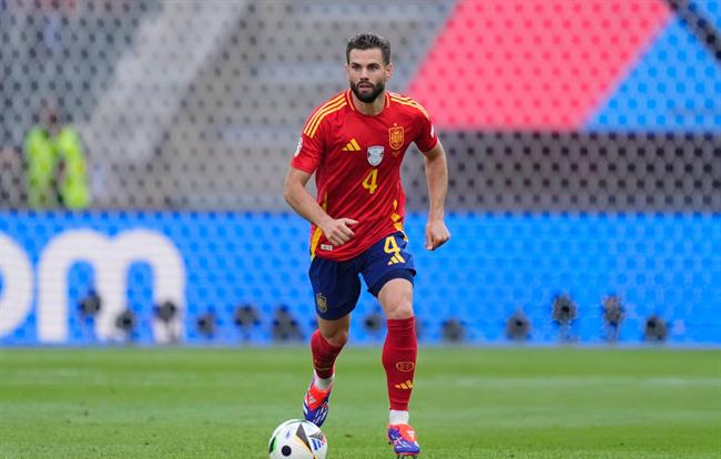 Hậu vệ Tây Ban Nha so sánh danh hiệu EURO với Champions League 1 Hậu vệ Tây Ban Nha so sánh danh hiệu EURO với Champions League 1