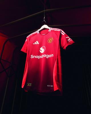 Man Utd chính thức công bố áo đấu sân nhà mùa giải 20242025 1 Man Utd chính thức công bố áo đấu sân nhà mùa giải 20242025 1