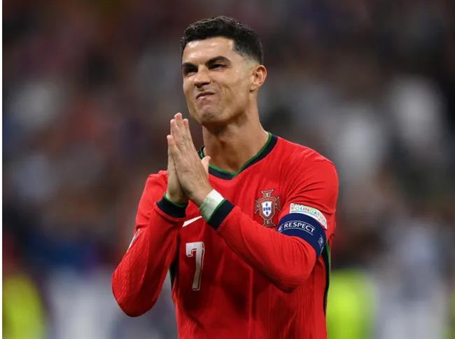 Cristiano Ronaldo có thể bị phạt vì marketing du kích